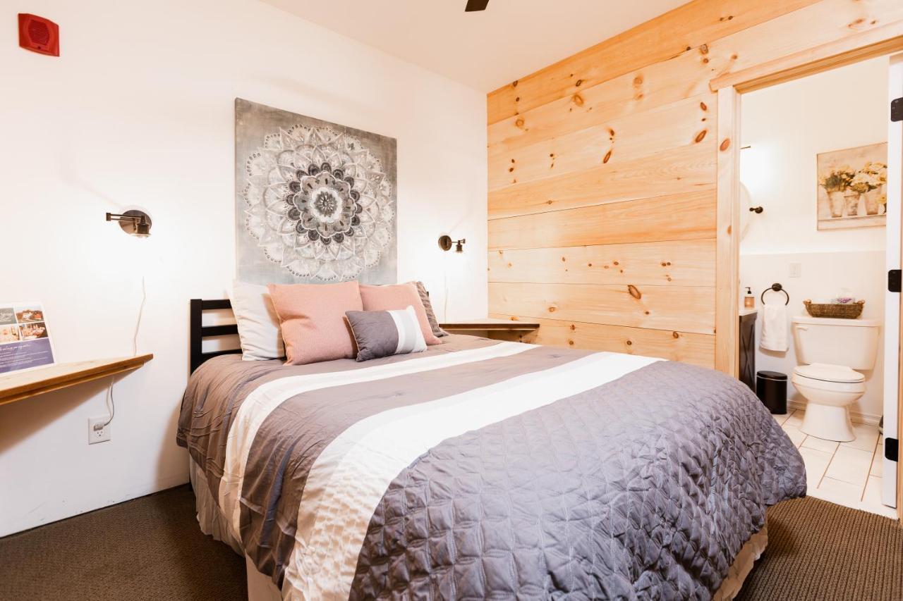 Zion Springs Bed & Breakfast Hamilton Екстериор снимка